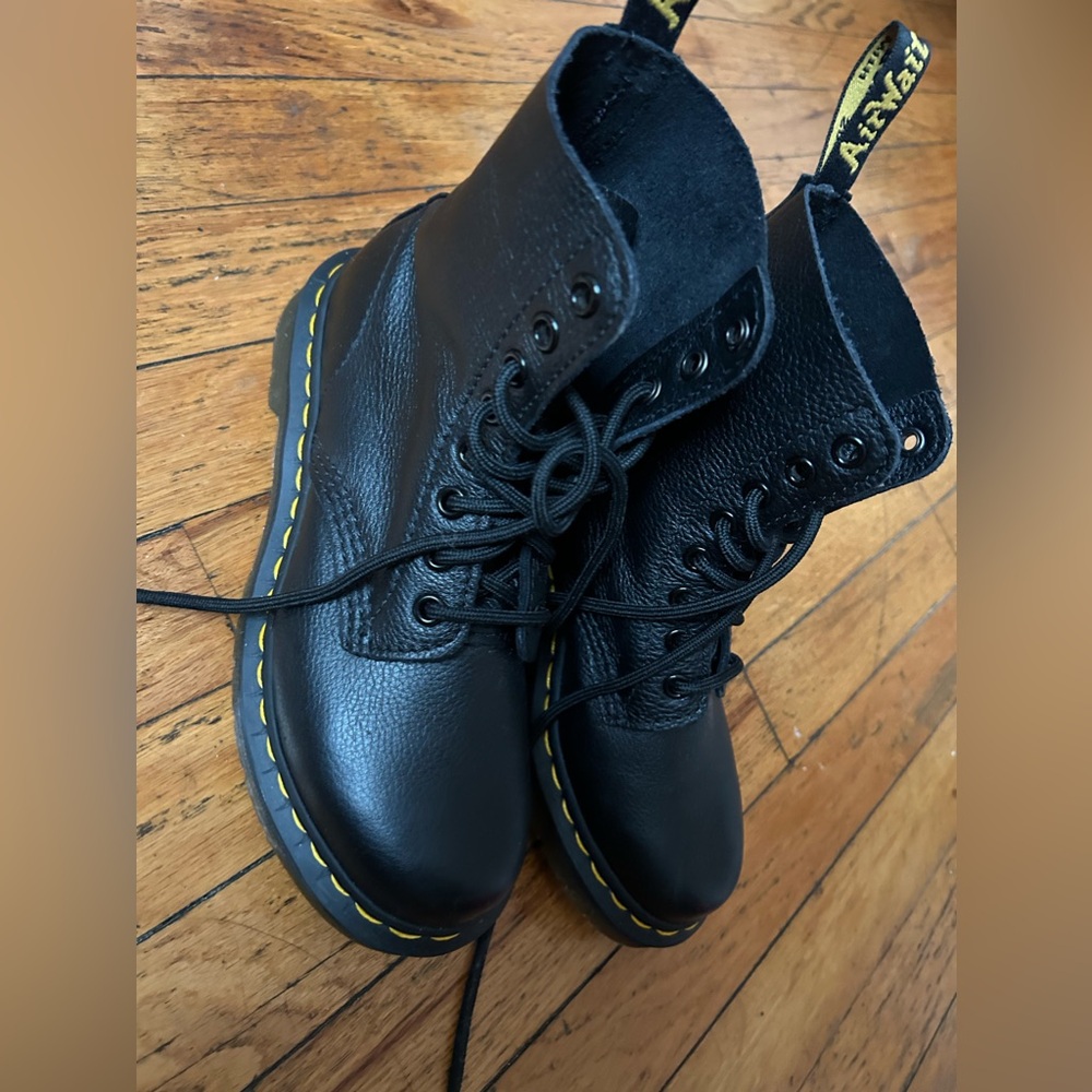 Dr. Marten Pascal Virginia leather boots 6